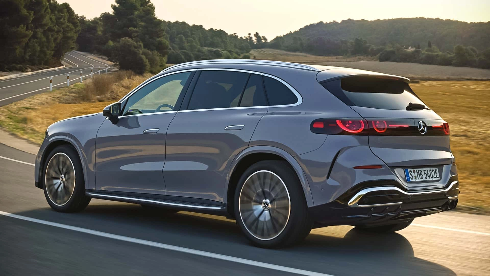 Mercedes glc eq 2025 (1)